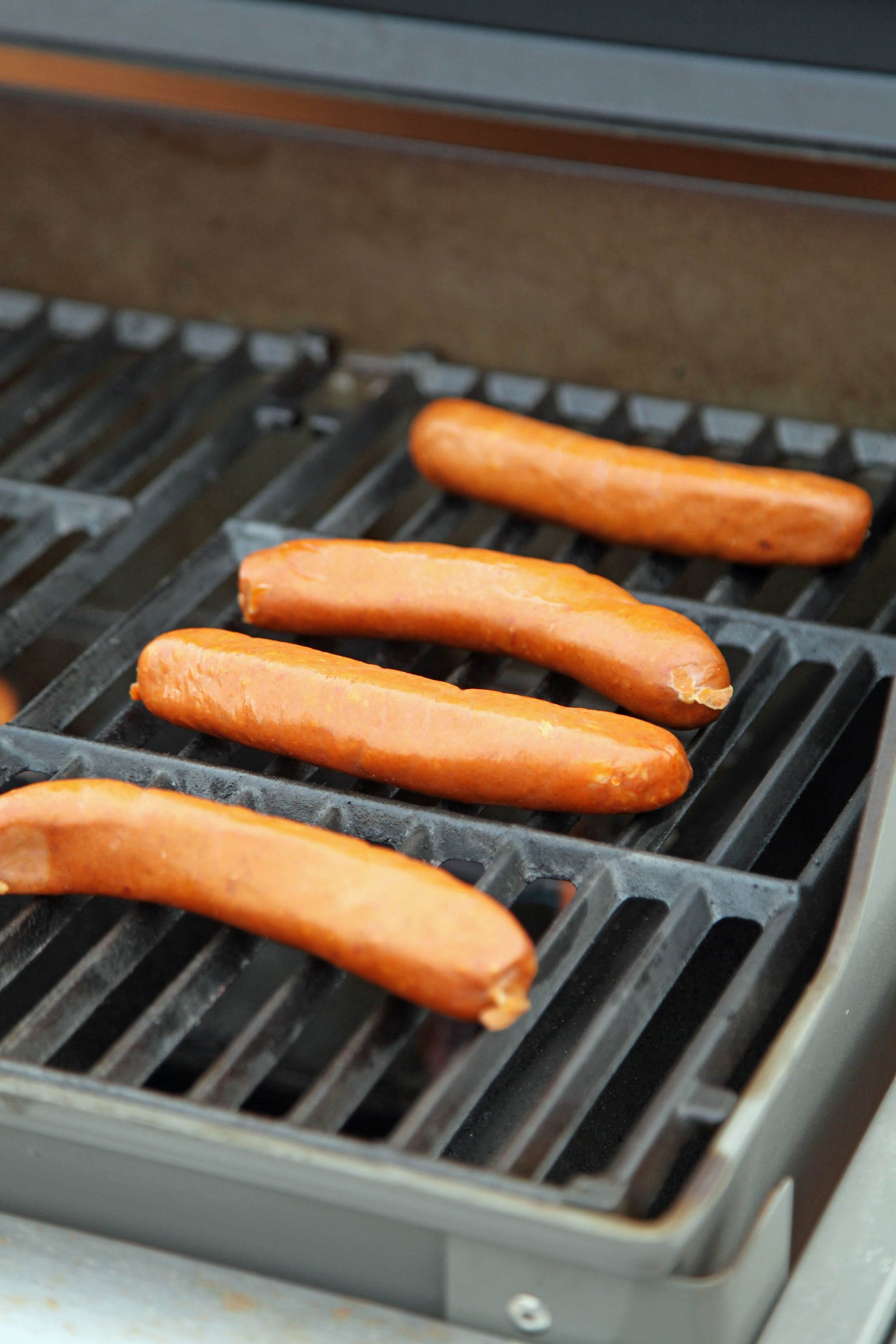 How To Grill Hot Dogs
 How to Grill Hot Dogs