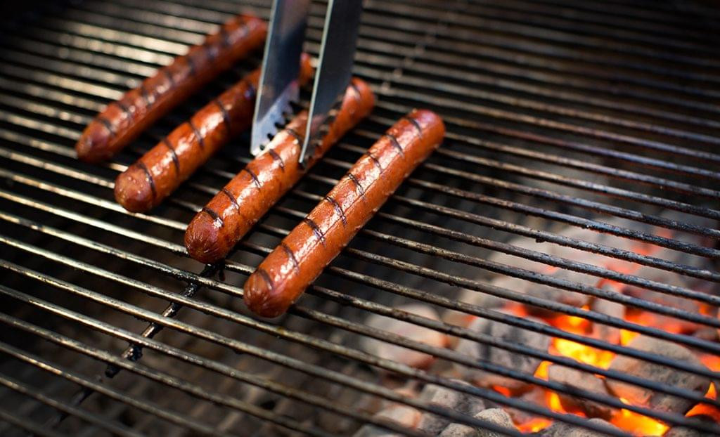 How To Grill Hot Dogs
 How to hot dogs