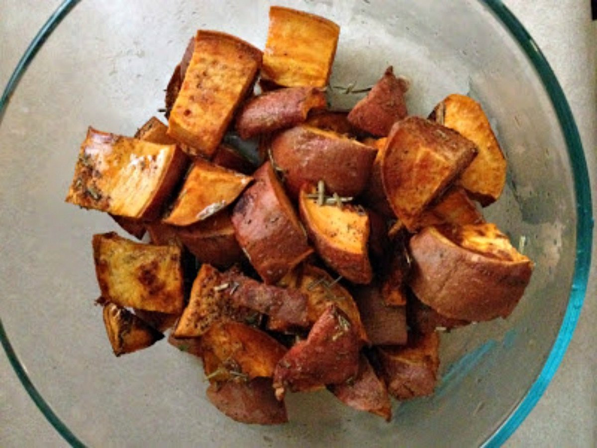 How To Make A Baked Potato In The Microwave
 How to Bake Potatoes Without an Oven or Microwave