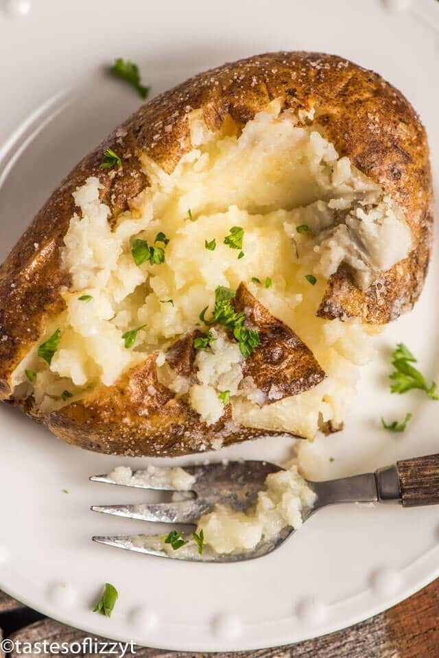 How To Make A Baked Potato In The Oven
 Oven Baked Potatoes How to Make Crispy Skin Baked Potatoes