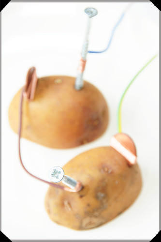 How To Make A Potato Battery
 Spud Sunday The Electric Spud – The Daily Spud