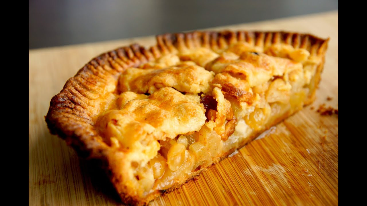 How To Make An Apple Pie
 APPLE PIE Video Recipe How To make an apple pie in a