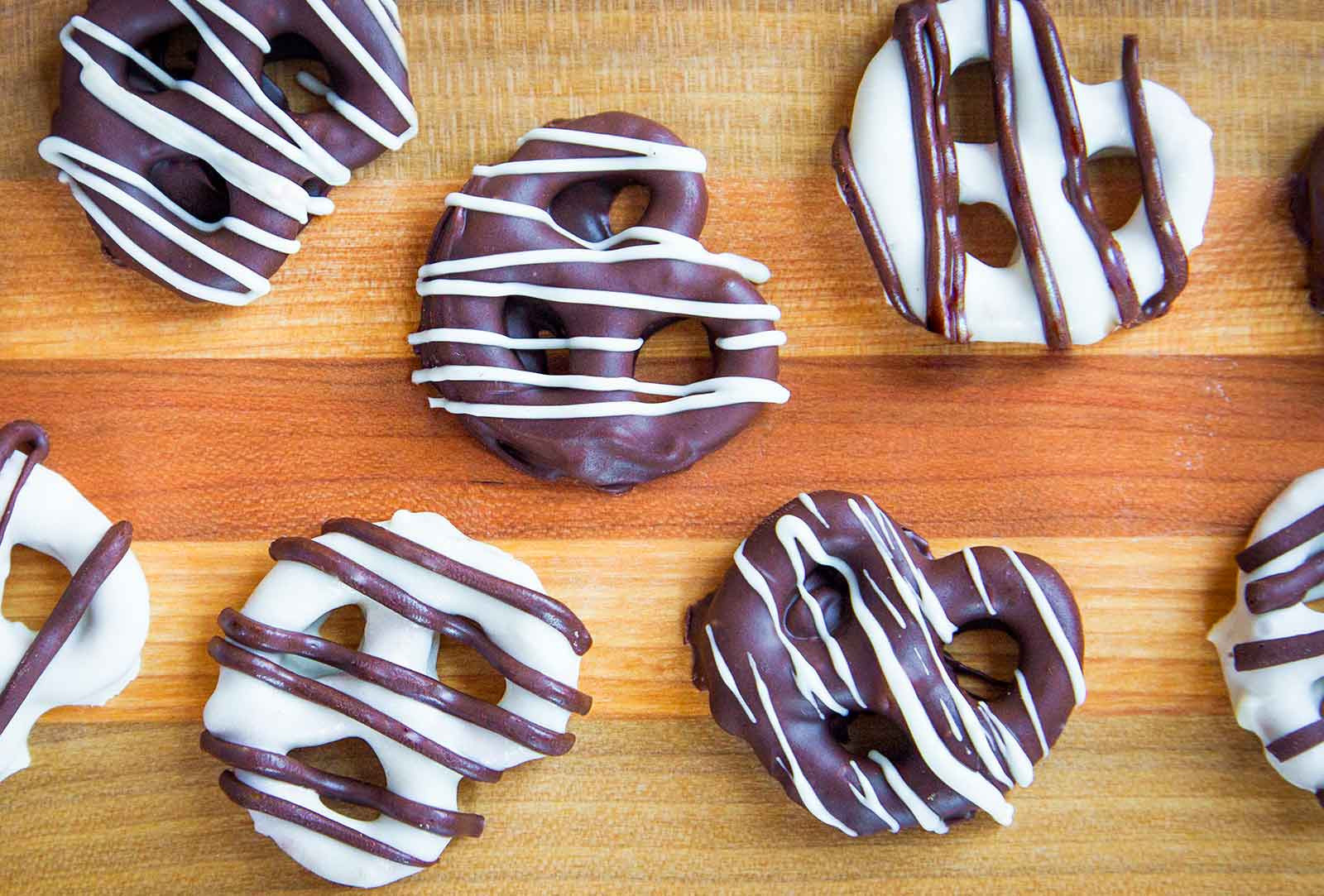 How To Make Chocolate Covered Pretzels
 Chocolate Covered Pretzels Recipe