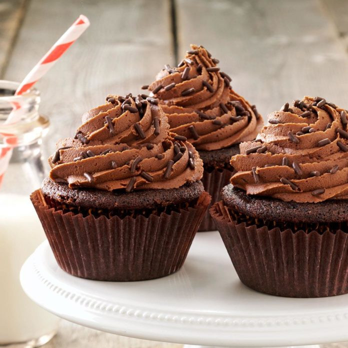 How To Make Chocolate Cupcakes Buttermilk Chocolate Cupcakes Recipe