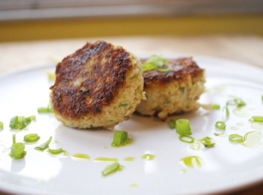 How To Make Crab Cakes
 How to Make Crab Cakes Recipe Snapguide