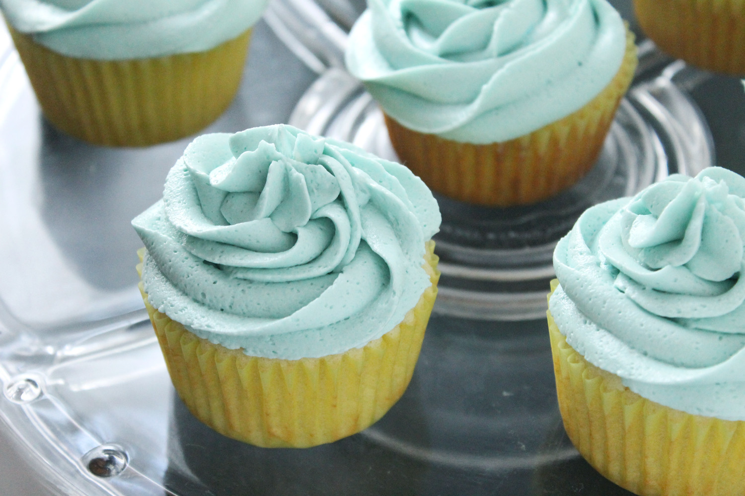 How To Make Cupcakes From Scratch
 Simple Vanilla Cupcakes from Scratch