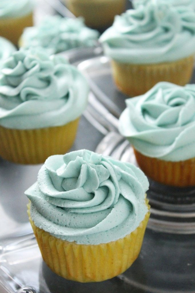 How To Make Cupcakes From Scratch
 Simple Vanilla Cupcakes from Scratch