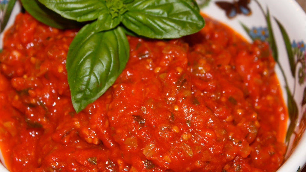 How To Make Fresh Tomato Sauce
 Secret Italian Recipe for Making Fresh Tomato Sauce