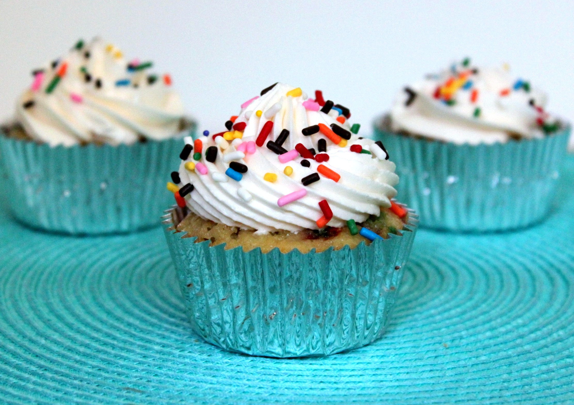 How To Make Homemade Cupcakes
 Homemade Funftetti Cupcakes & a Giveaway