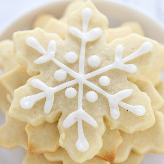 How To Make Homemade Sugar Cookies
 How to Make Easy Snowflake Sugar Cookies Handle the Heat