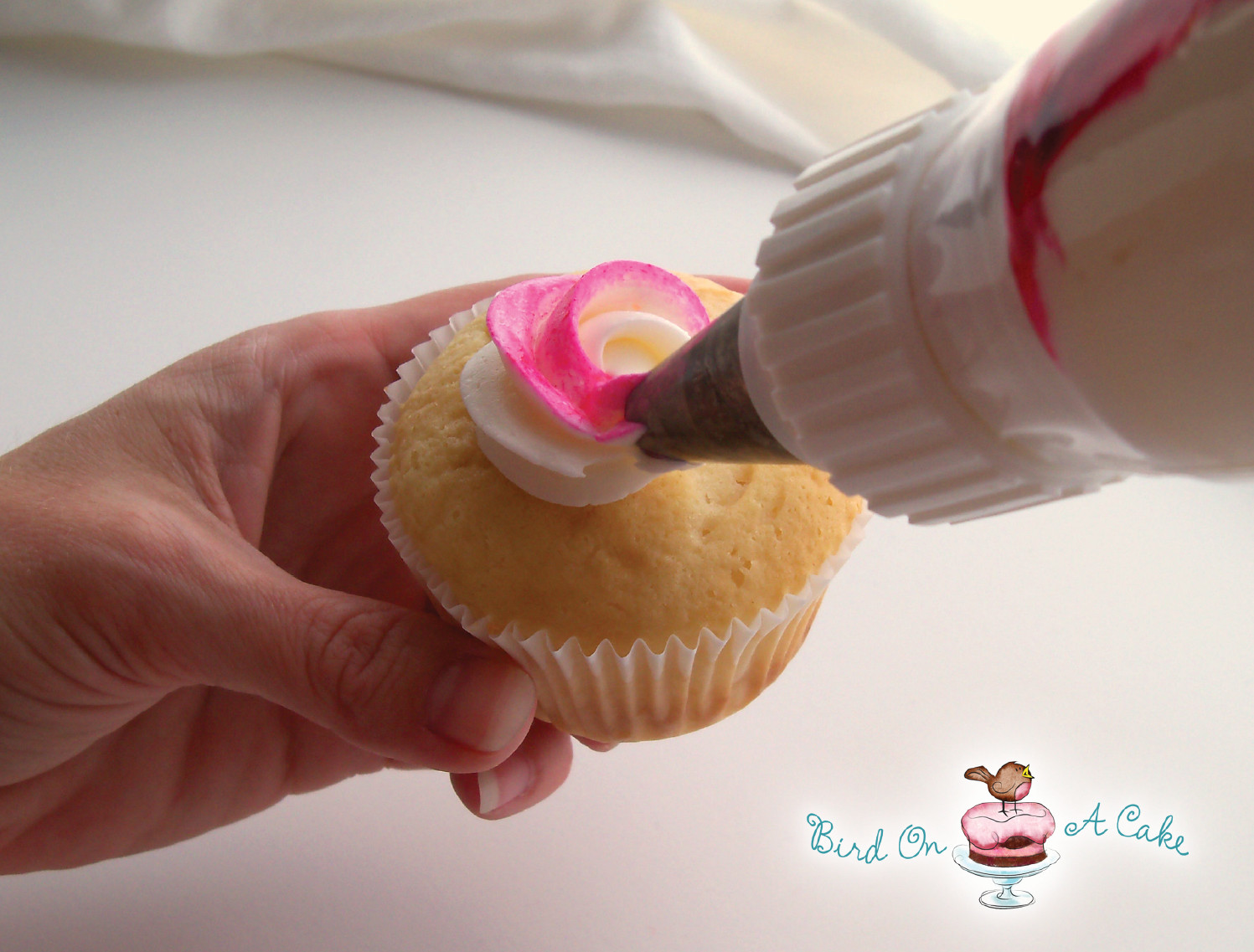 How To Make Icings For Cupcakes
 Bird A Cake Perfectly Packaged Rose Cupcakes