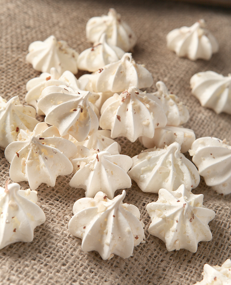 How To Make Meringue Cookies
 Light and Crispy Almond Meringue Cookies