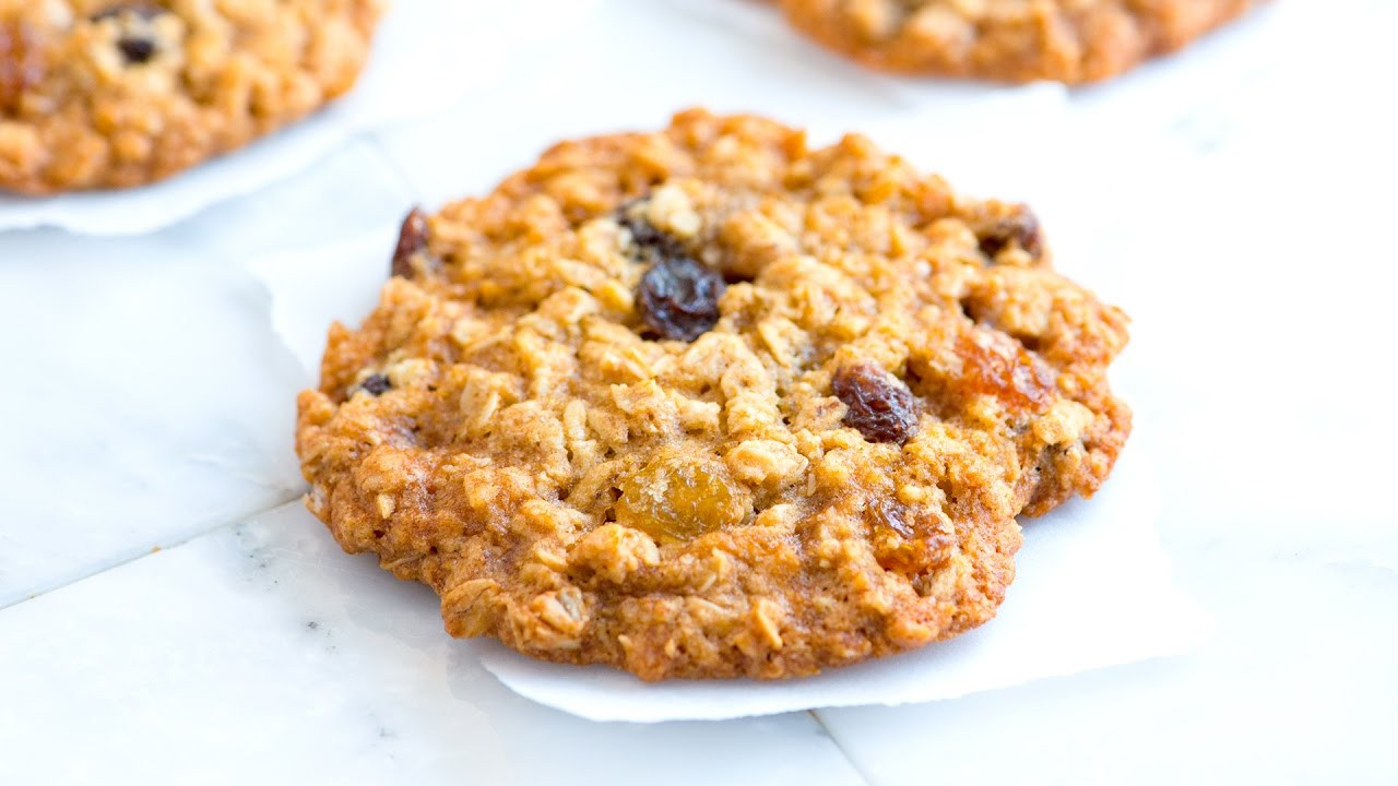 How To Make Oatmeal Cookies
 How to Make Soft and Chewy Oatmeal Raisin Cookies