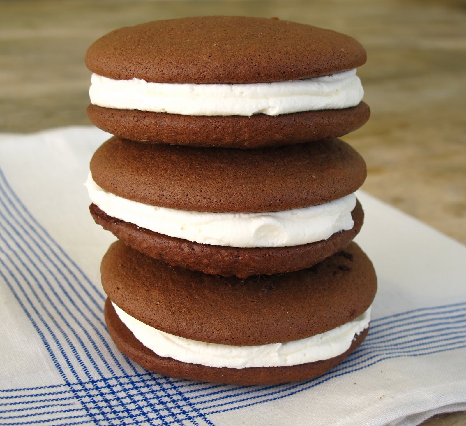 How To Make Whoopie Pies
 whoopie pie recipe with cake mix