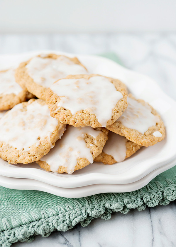 Iced Oatmeal Cookies
 Iced Oatmeal Cookies [Week 2 of 12 Weeks of Christmas