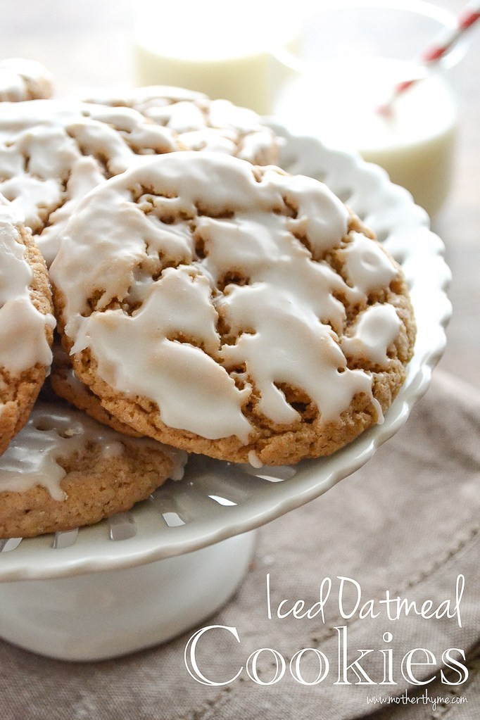 Iced Oatmeal Cookies
 Iced Oatmeal Cookies