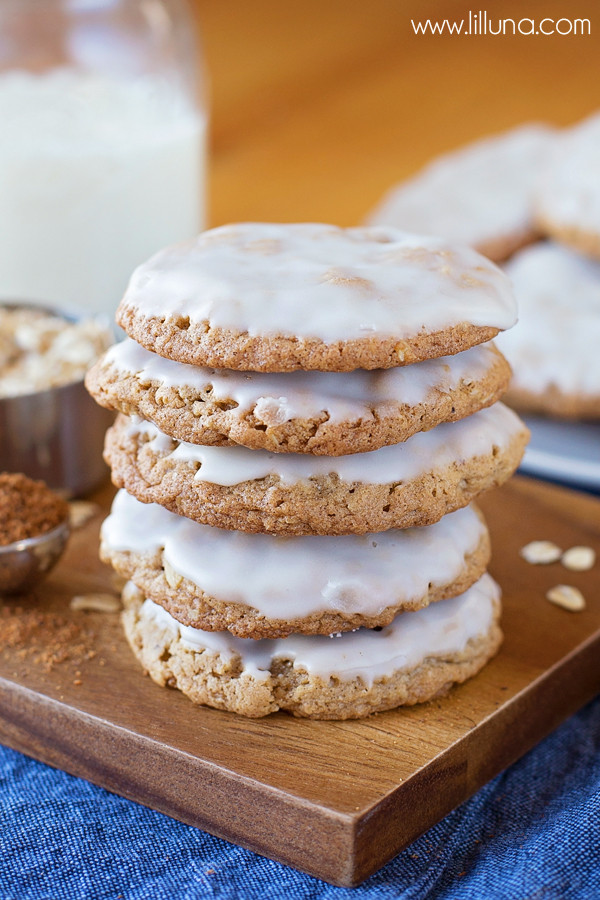 Iced Oatmeal Cookies
 Old Fashioned Iced Oatmeal Cookies