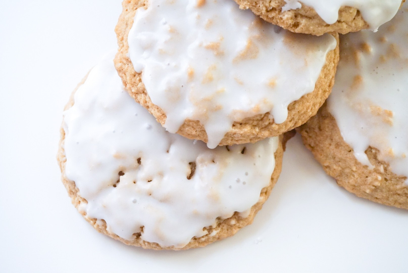 Iced Oatmeal Cookies
 Iced Oatmeal Cookies