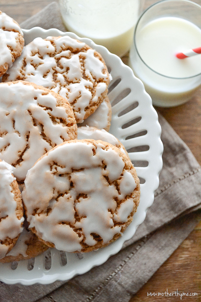 Iced Oatmeal Cookies
 Iced Oatmeal Cookies