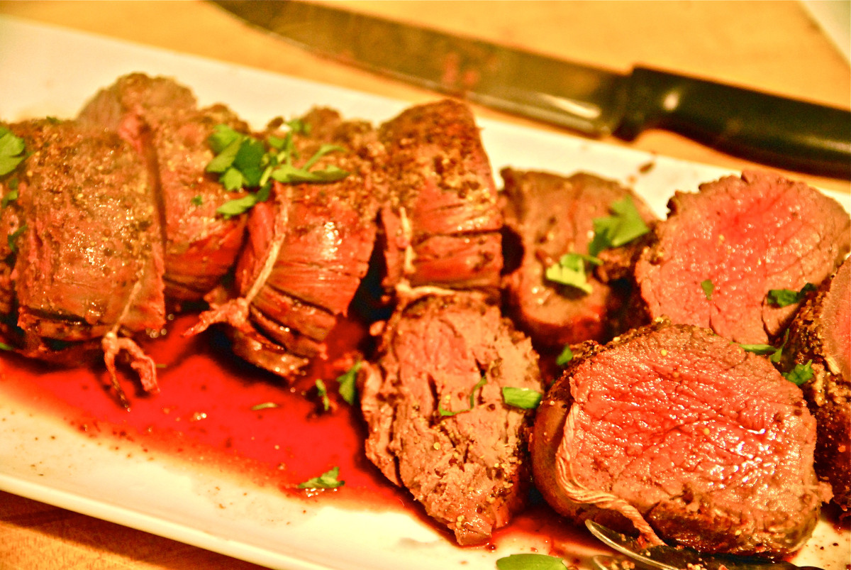 Ina Garten Beef Tenderloin Recipes / Ina Garten Beef Tenderloin Menu - Ina Garten S Tuscan ... / Garnish platter with rosemary sprigs and bay leaves;