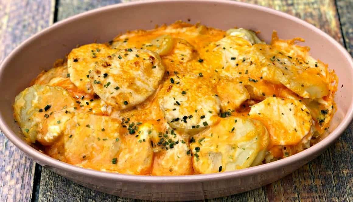 Instant Pot Scalloped Potatoes
 Instant Pot Cheesy Scalloped Potatoes Au Gratin with VIDEO