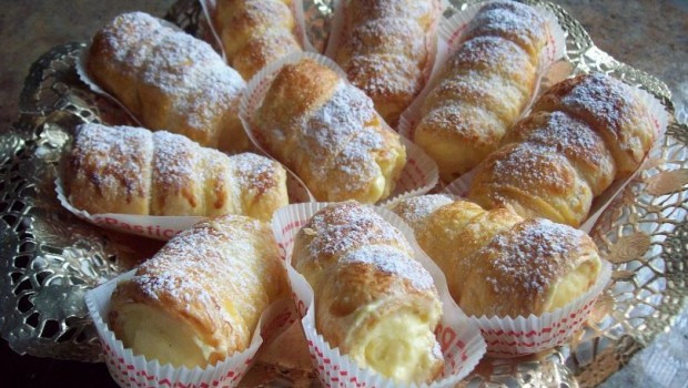 Italian Breakfast Pastries
 Cannoncini with crema chantilly