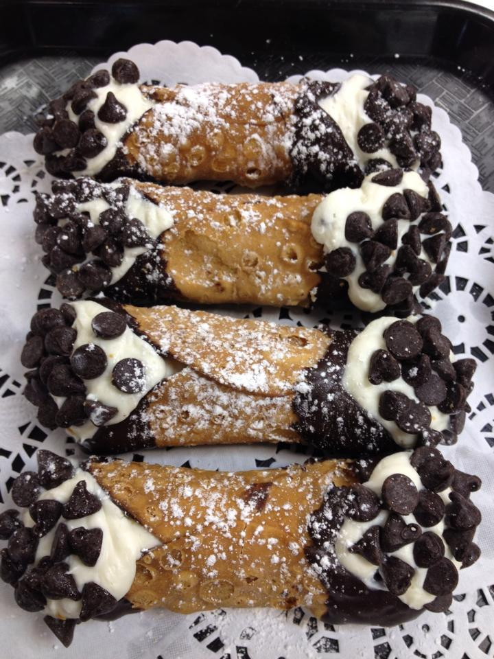 Italian Desserts Cannoli
 Can’t to a cannoli Try this dessert instead