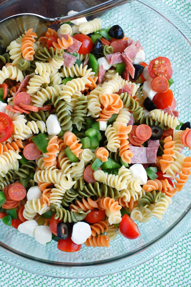 Italian Pasta Salad With Pepperoni
 Easy Italian Pasta Salad with Pepperoni Food Lovin Family