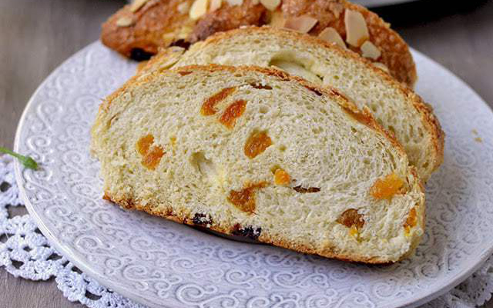 Italian Sweet Bread
 Colomba di Pasqua Italian Easter Sweet Bread [Vegan