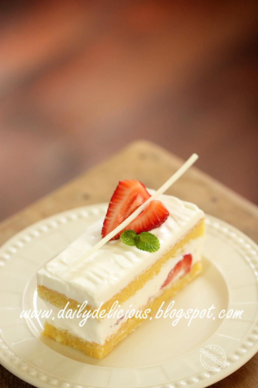 Japanese Strawberry Shortcake
 dailydelicious イチゴのショートケーキ Japanese Strawberry shortcake
