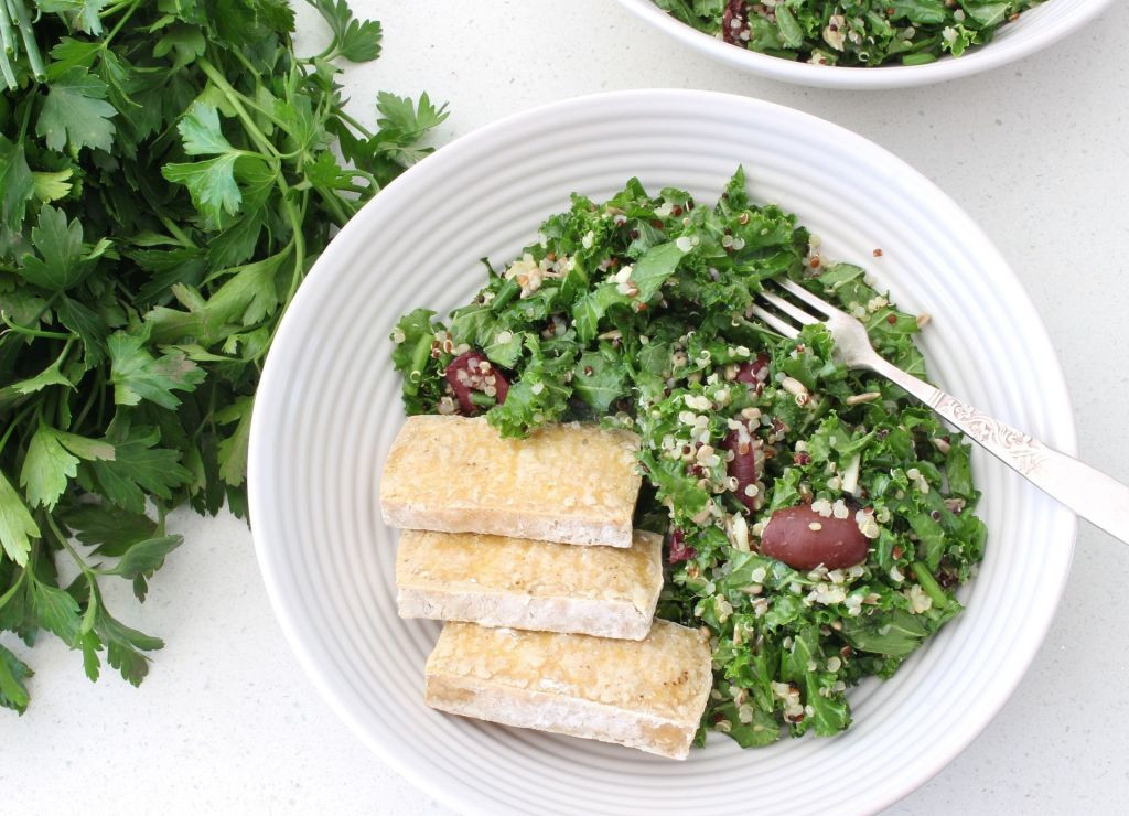 Kale Quinoa Salad
 Olive Kale and Quinoa Salad with Crispy Baked Tofu