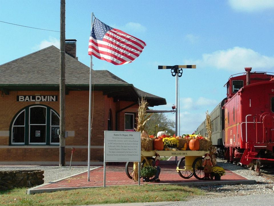 Kansas Belle Dinner Train
 Date Night Idea Kansas Belle Dinner Train