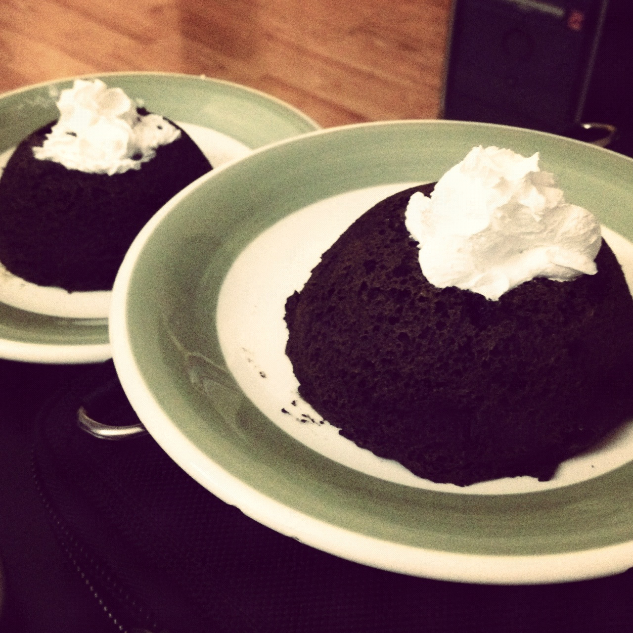 Keto Flourless Chocolate Cake
 flourless chocolate keto cake recipe
