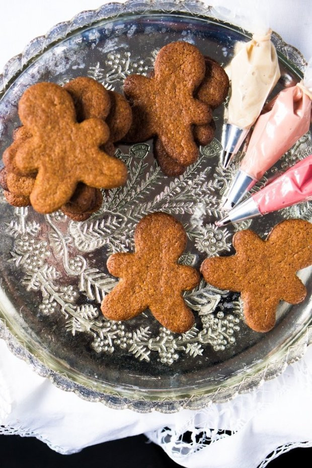 Keto Gingerbread Cookies
 Gluten Free & Keto Gingerbread Cookies 🍪 Nice n Crisp