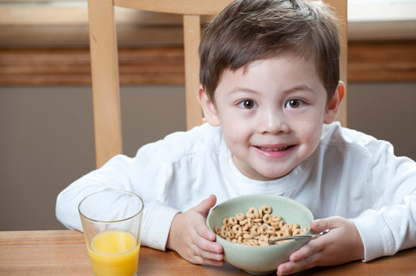 Kids Eating Breakfast
 Start them young Importance of breakfast for preschoolers