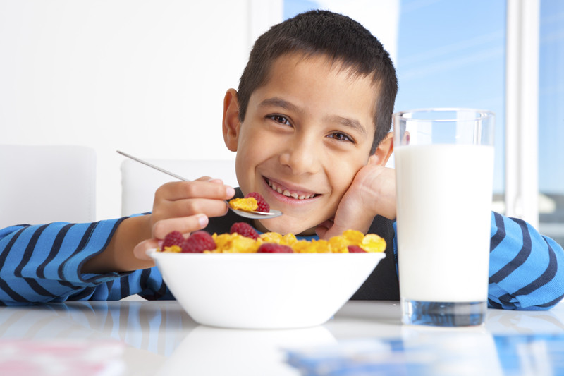 Kids Eating Breakfast
 10 ways to give your kids a quick and healthy start to