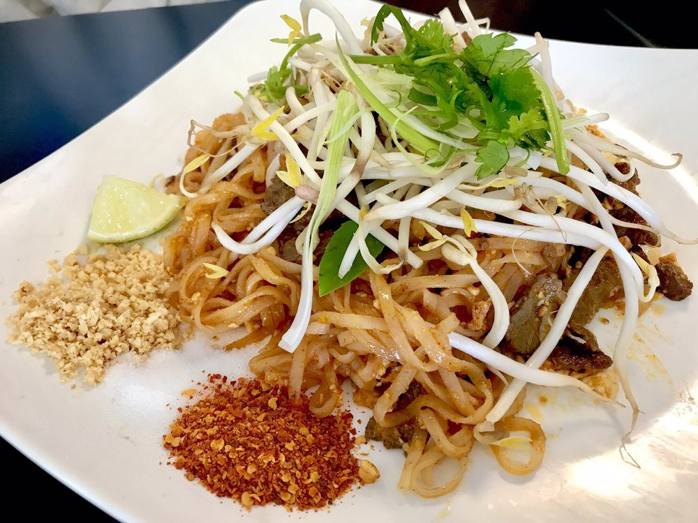 Lahn Pad Thai
 Lahn Pad Thai 122 s & 149 Reviews Thai 2101