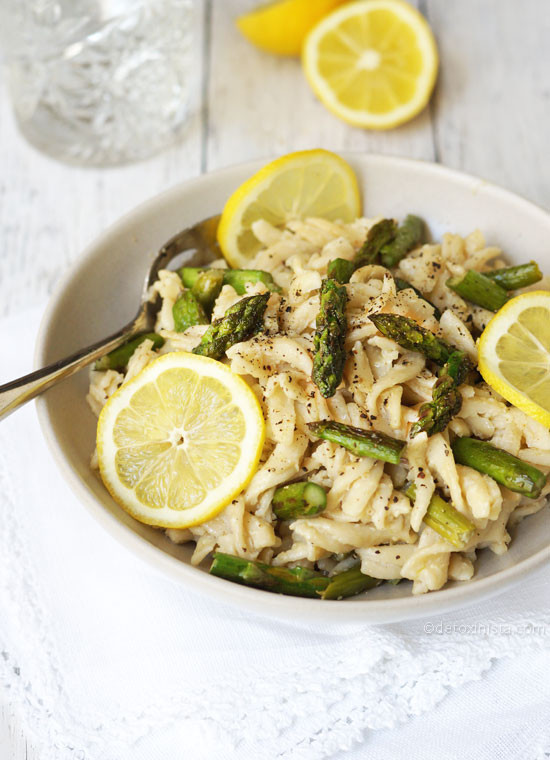 Lemon Asparagus Pasta
 Creamy Lemon & Asparagus Pasta