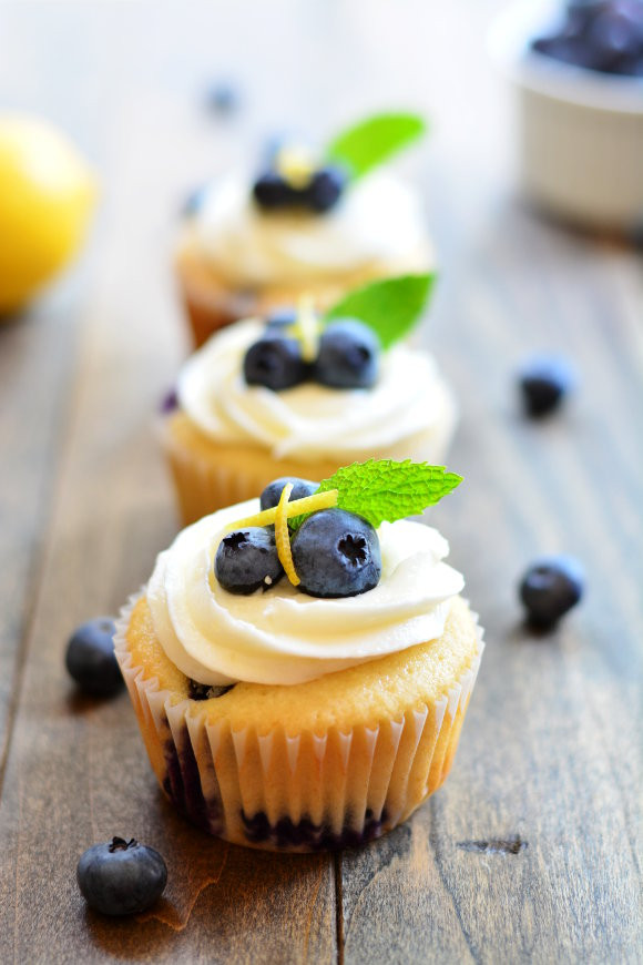 Lemon Blueberry Cupcakes
 Lemon Blueberry Cupcakes Garnish & Glaze