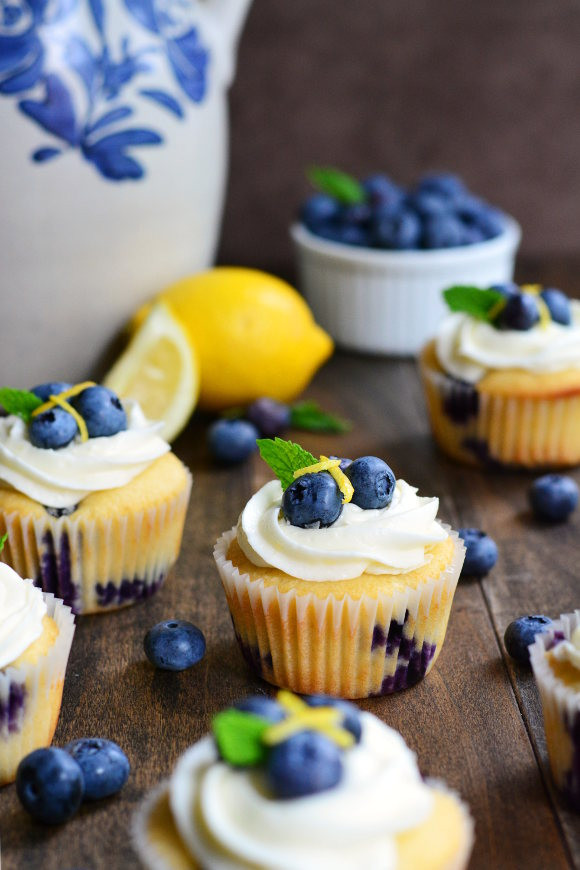 Lemon Blueberry Cupcakes
 Lemon Blueberry Cupcakes Garnish & Glaze