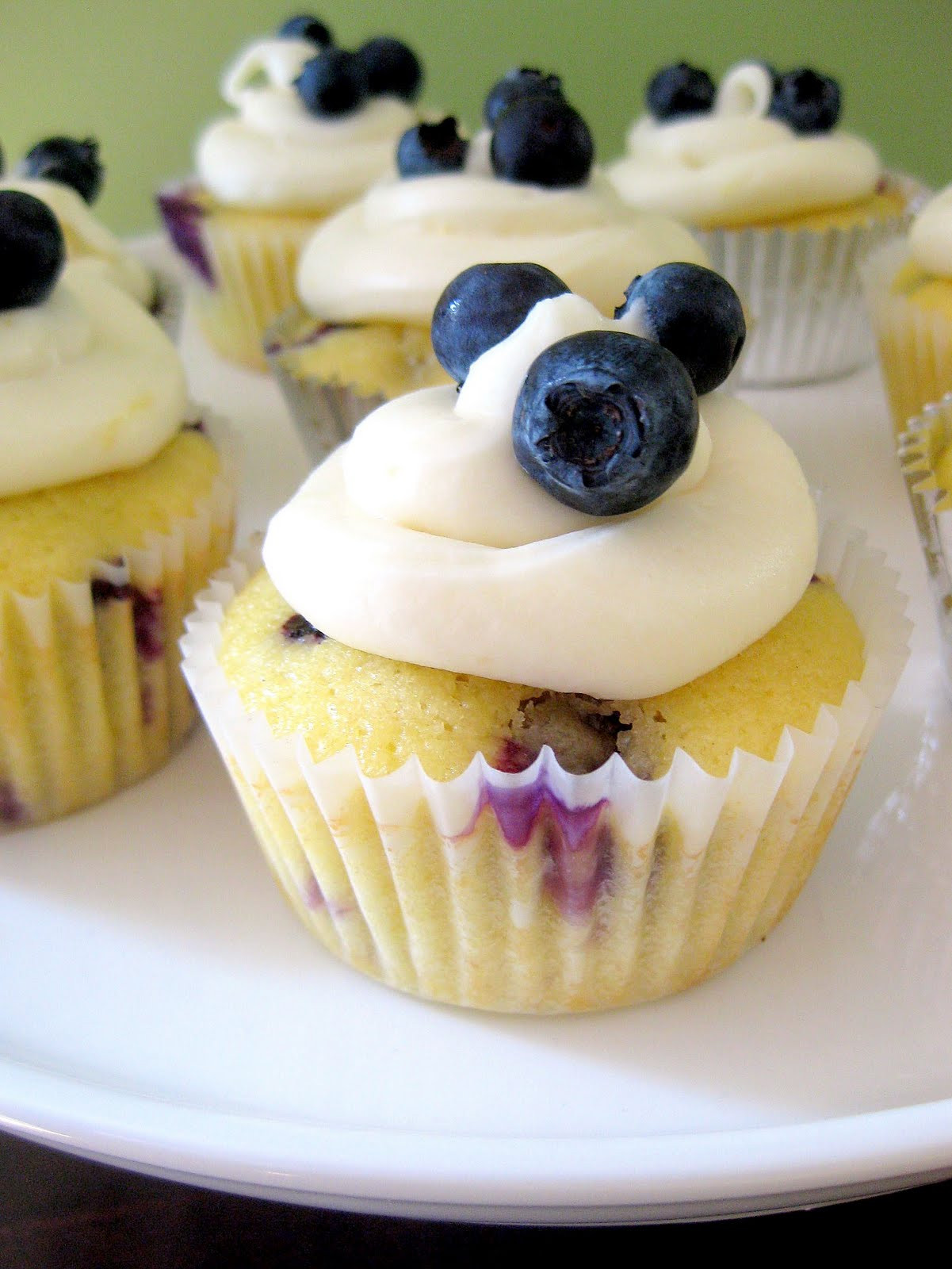 Lemon Blueberry Cupcakes
 Blueberry Lemon Cupcakes with Lemon Cream Cheese Frosting