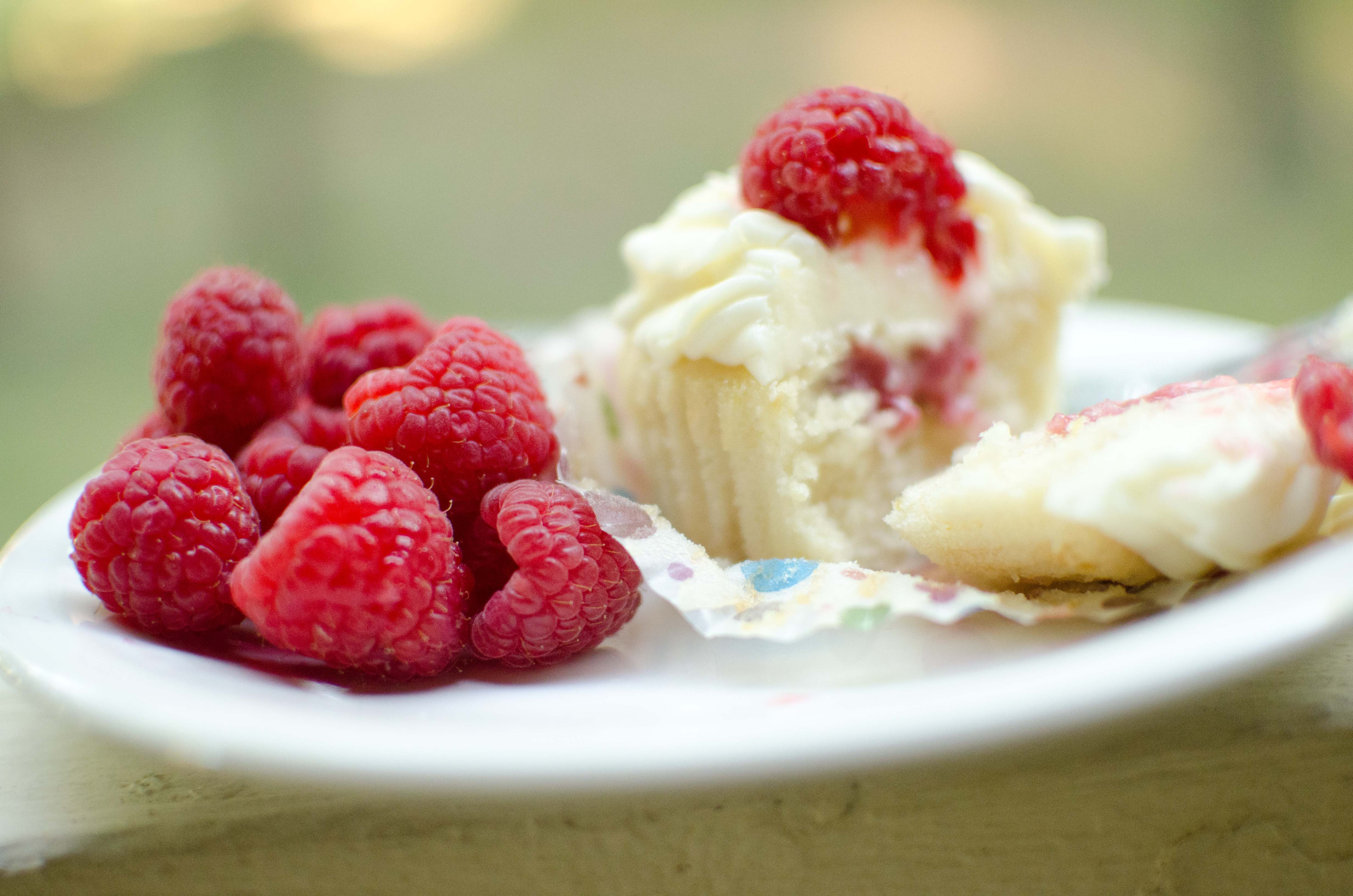 Lemon Raspberry Cupcakes
 Lemon Raspberry Cupcakes