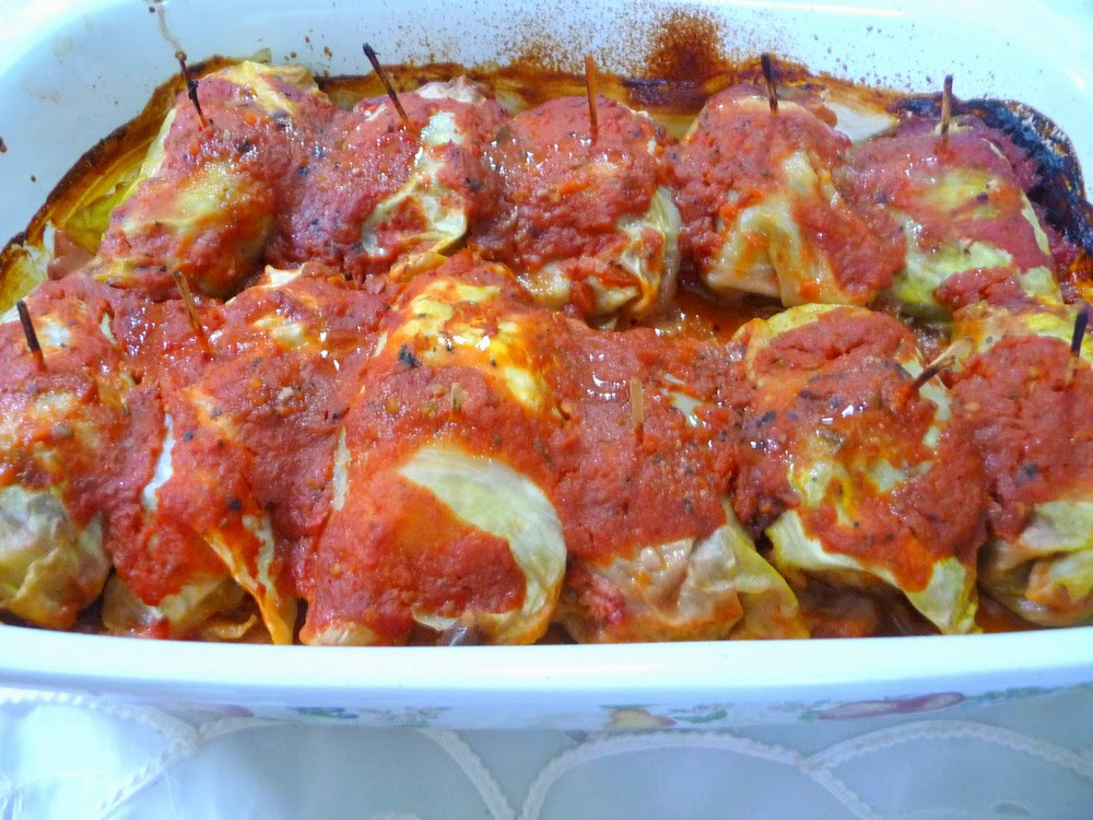 Low Carb Cabbage Rolls
 SPLENDID LOW CARBING BY JENNIFER ELOFF CABBAGE ROLLS