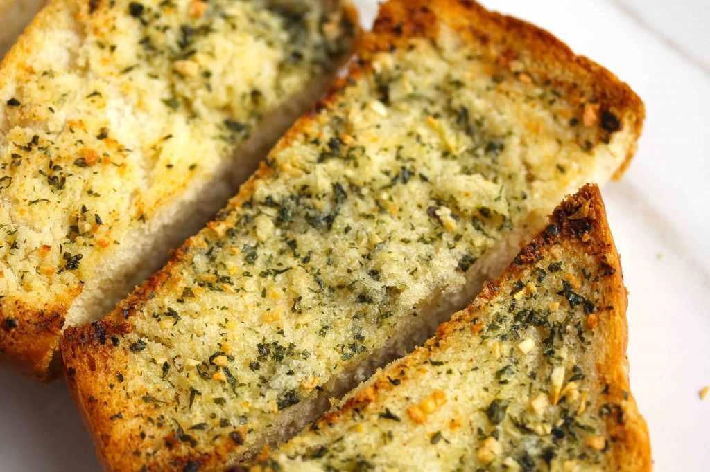 Make Garlic Bread
 Easy Homemade Garlic Bread Grandbaby Cakes