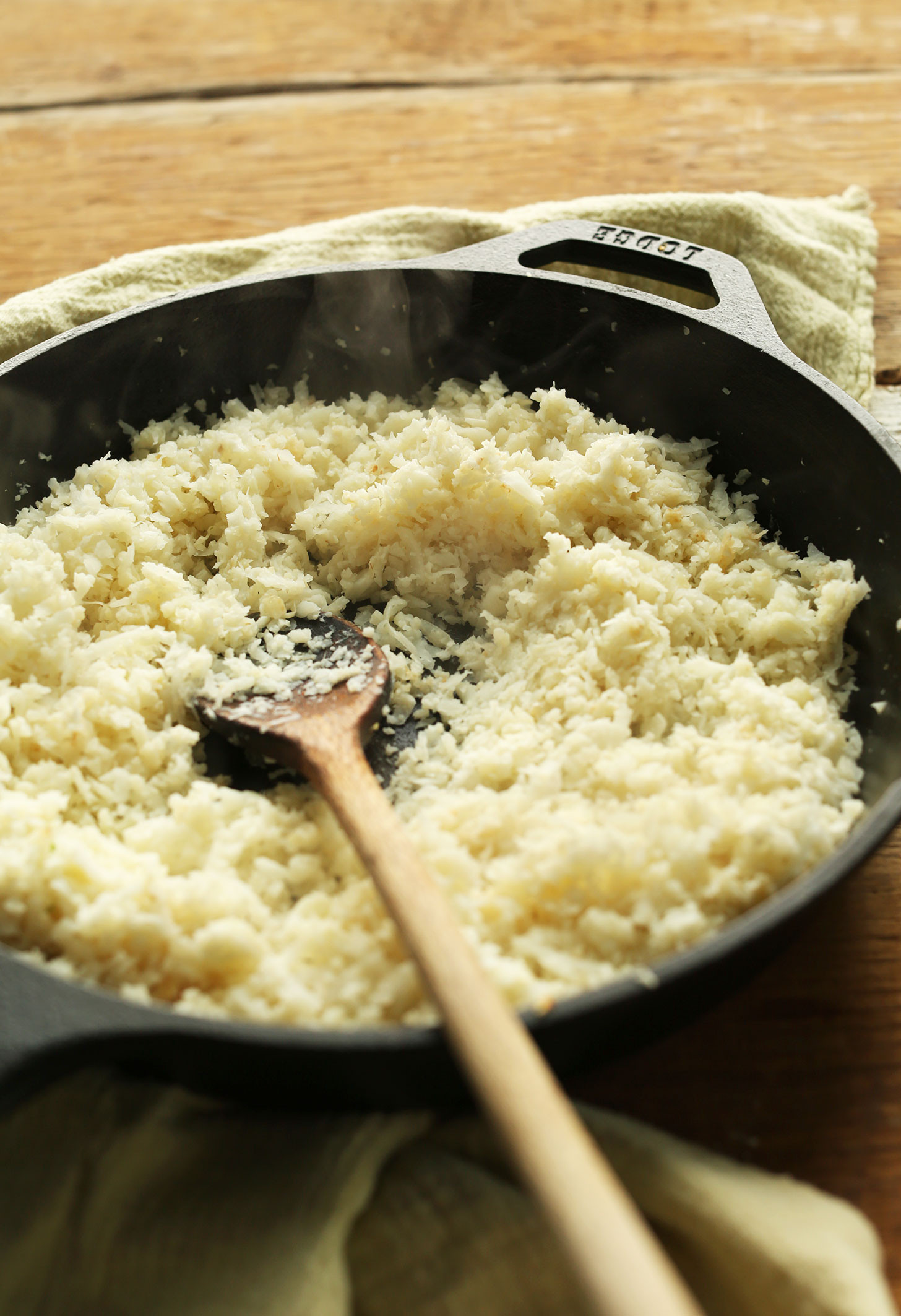 Making Cauliflower Rice
 How to Make Cauliflower Rice