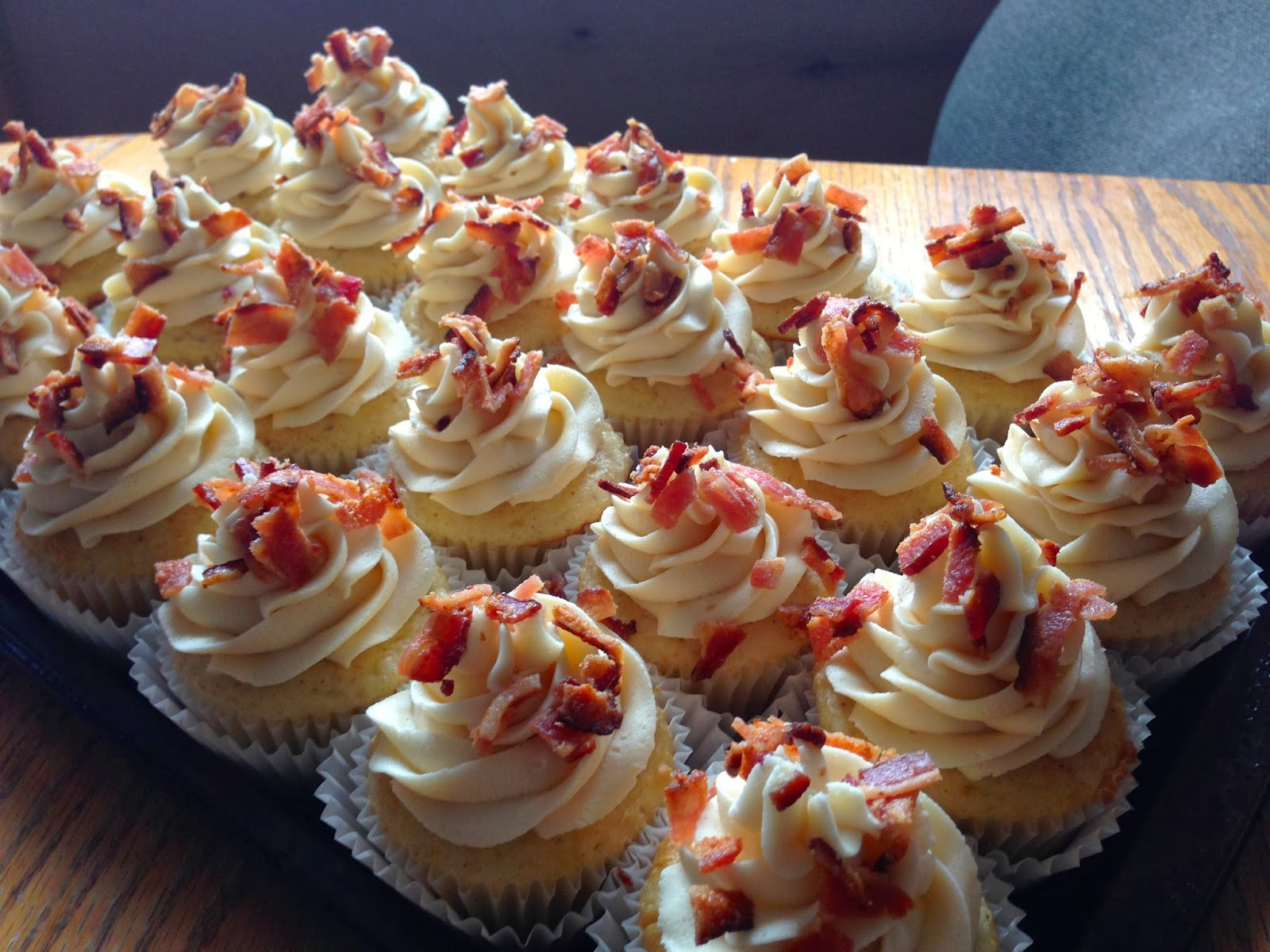 Maple Bacon Cupcakes
 It isn t a bacon cake or a bacon buttercream It s