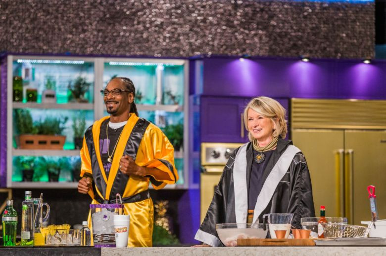 Martha And Snoops Potluck Dinner Party
 ‘Martha & Snoop’s Potluck Dinner Party’ Puts the ‘Fun’ in