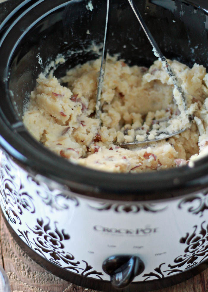 Mashed Potatoes In Crock Pot
 Unbelievably Easy Crock Pot Garlic Mashed Potatoes