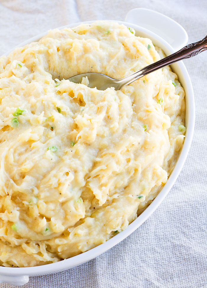 Mashed Potatoes With Sour Cream
 Slow Cooker Cheesy Sour Cream and ion Mashed Potatoes