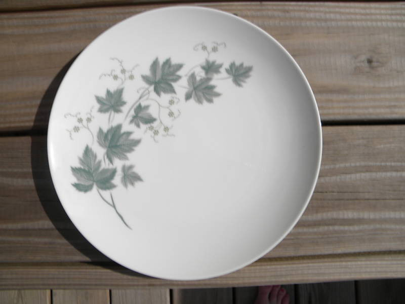 Mcdonald'S Dinner Box Discontinued
 Noritake Wild Ivy 102 Pattern Dinner Plate Discontinued